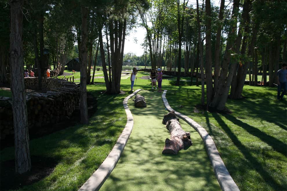 Golf Club Cedar Links Family Golf Centre in Barrie
